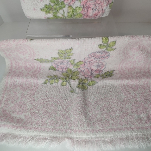 Vintage Fieldcrest 90% Cotton Pink Roses Bath Towel & Hand Towel Set Fringe - Picture 3 of 15